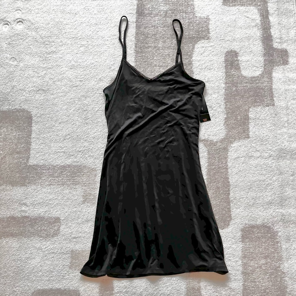 BNWT JONES NEW YORK BLACK SLIP